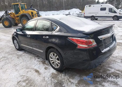 2015 Nissan Altima 2.5 S z USA, uszkodzony, nr VIN 1N4AL3AP6FC163550